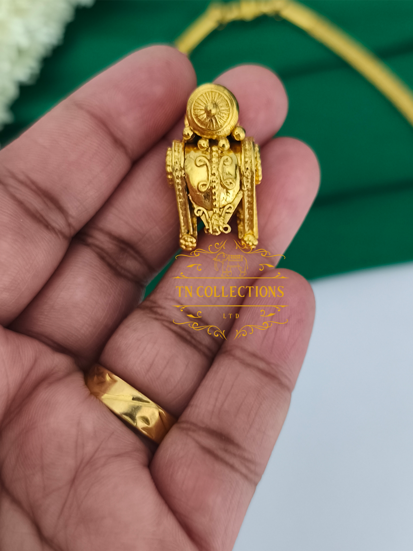 22ct Gold Plated Traditional Hindu Thalikodi with Kombu thali & Coins (9-11 Pawn thickness)