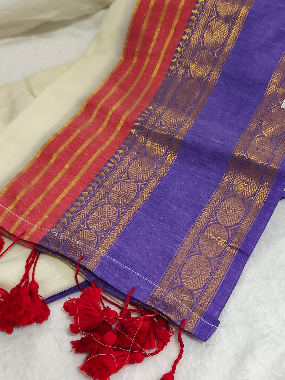 Kerala Special Mul Cotton Saree with Kanchi Border