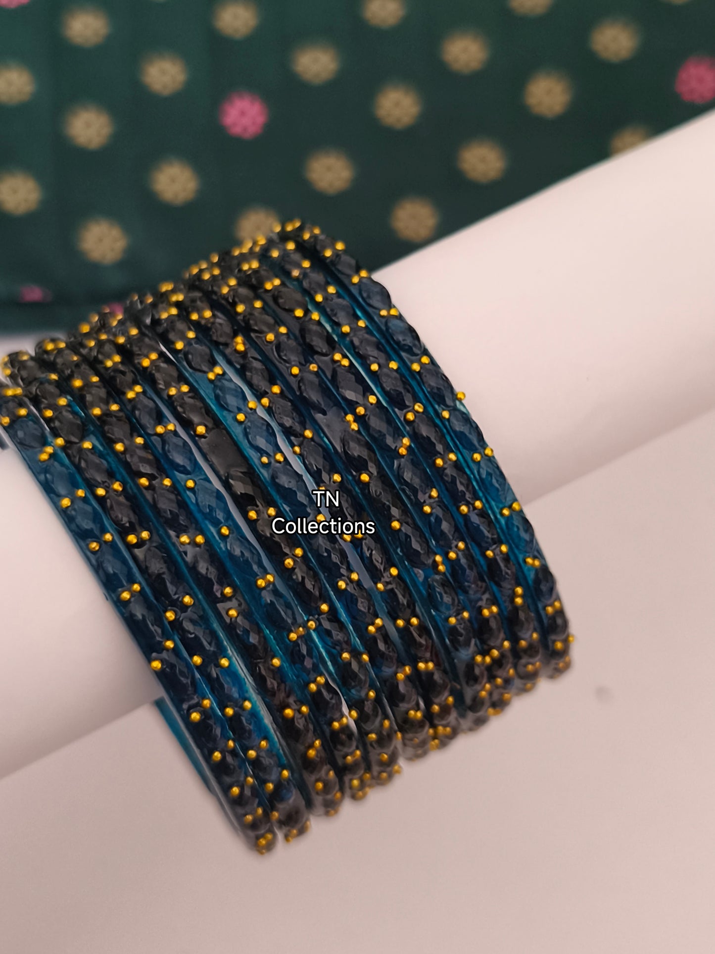 Trendy Raindrop Glass Bangles Set (Size 2.6)