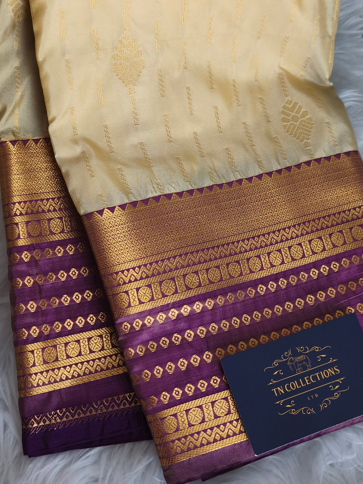 Elegant Kanchi Silk Saree with Contrast Running Blouse