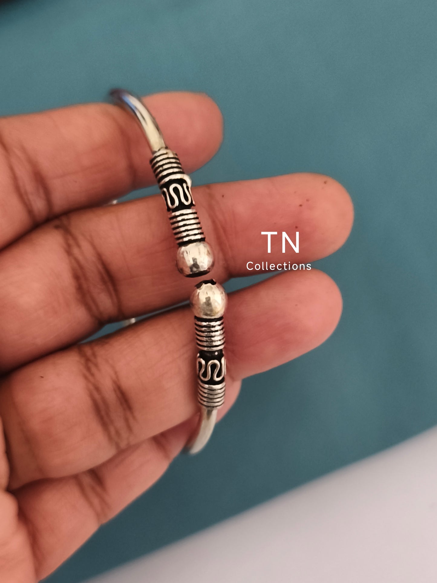 Openable bangle one size