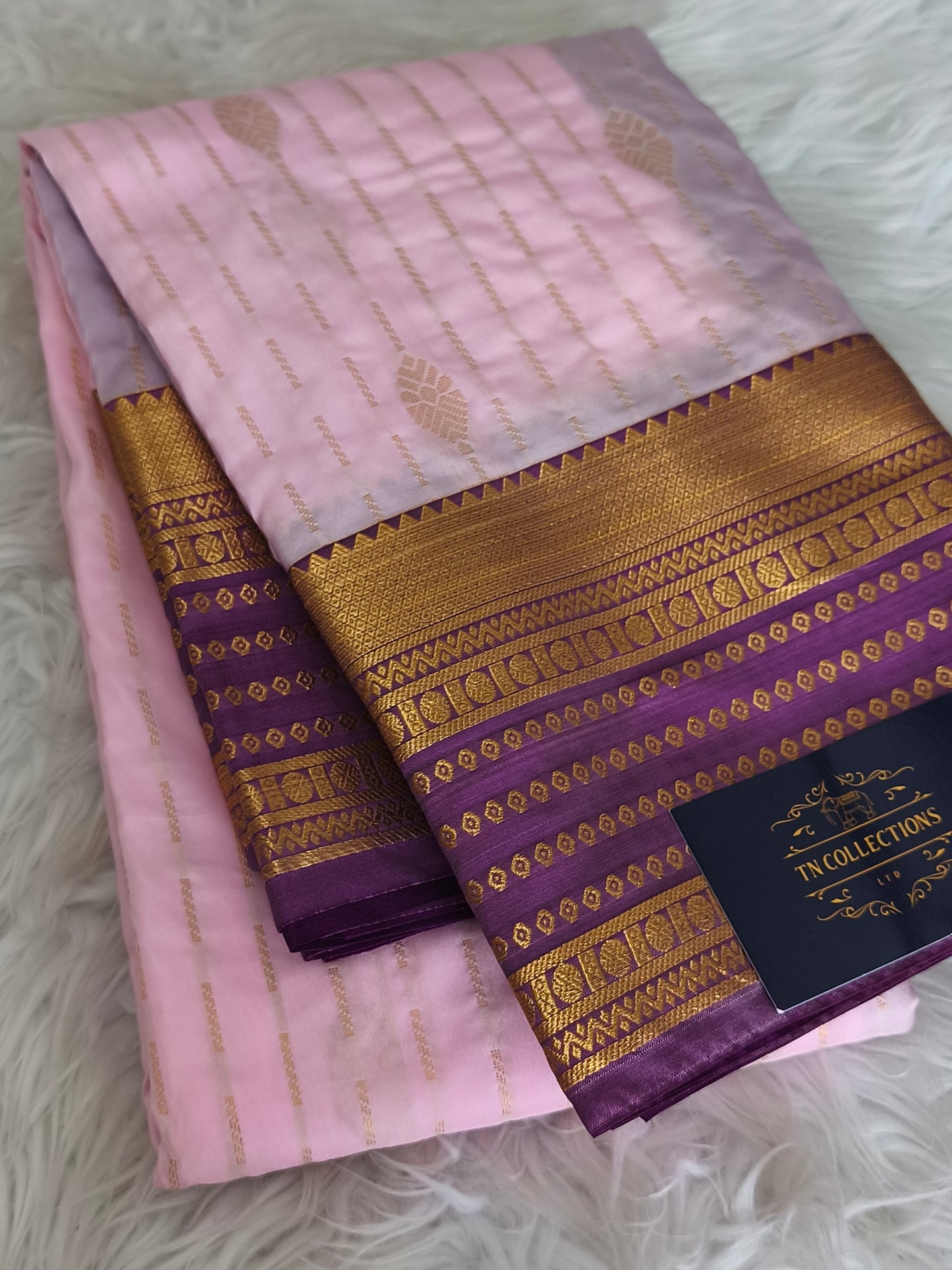 Elegant Kanchi Silk Saree with Contrast Running Blouse