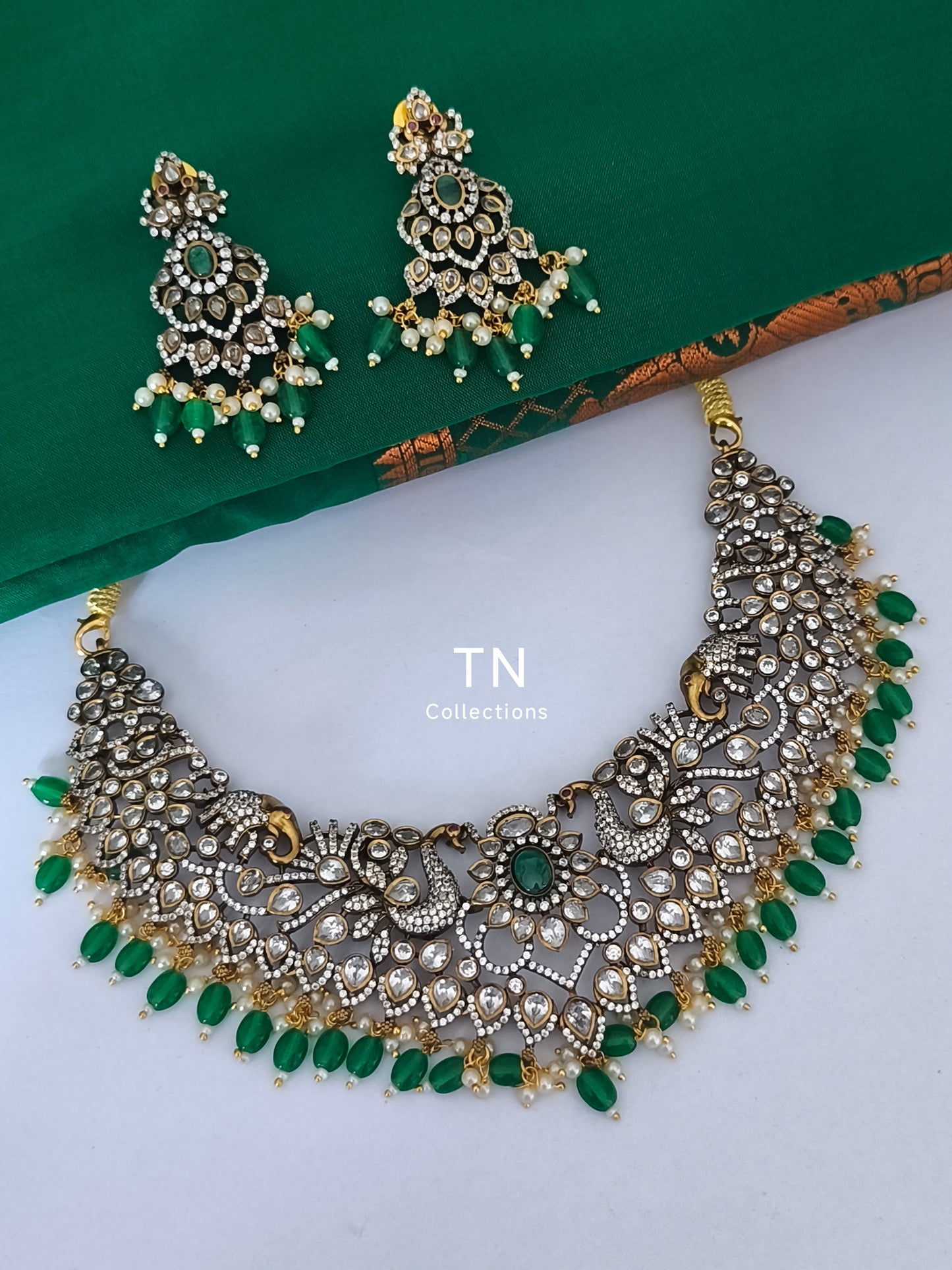 Victorian Finish Necklace Set (Green)