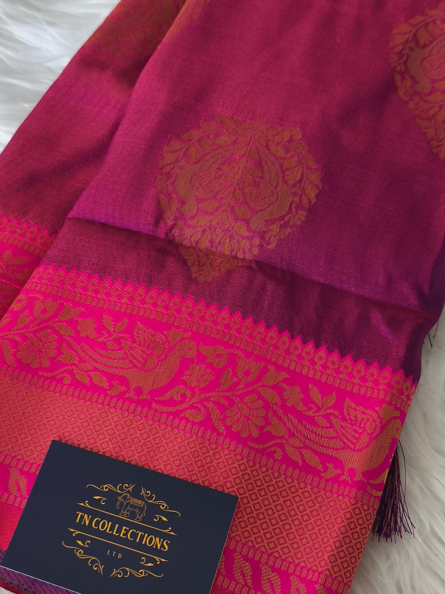 Dual shaded Soft Kanjivaram Silk Saree with contrast blouse and rich pallu Indian women's wear