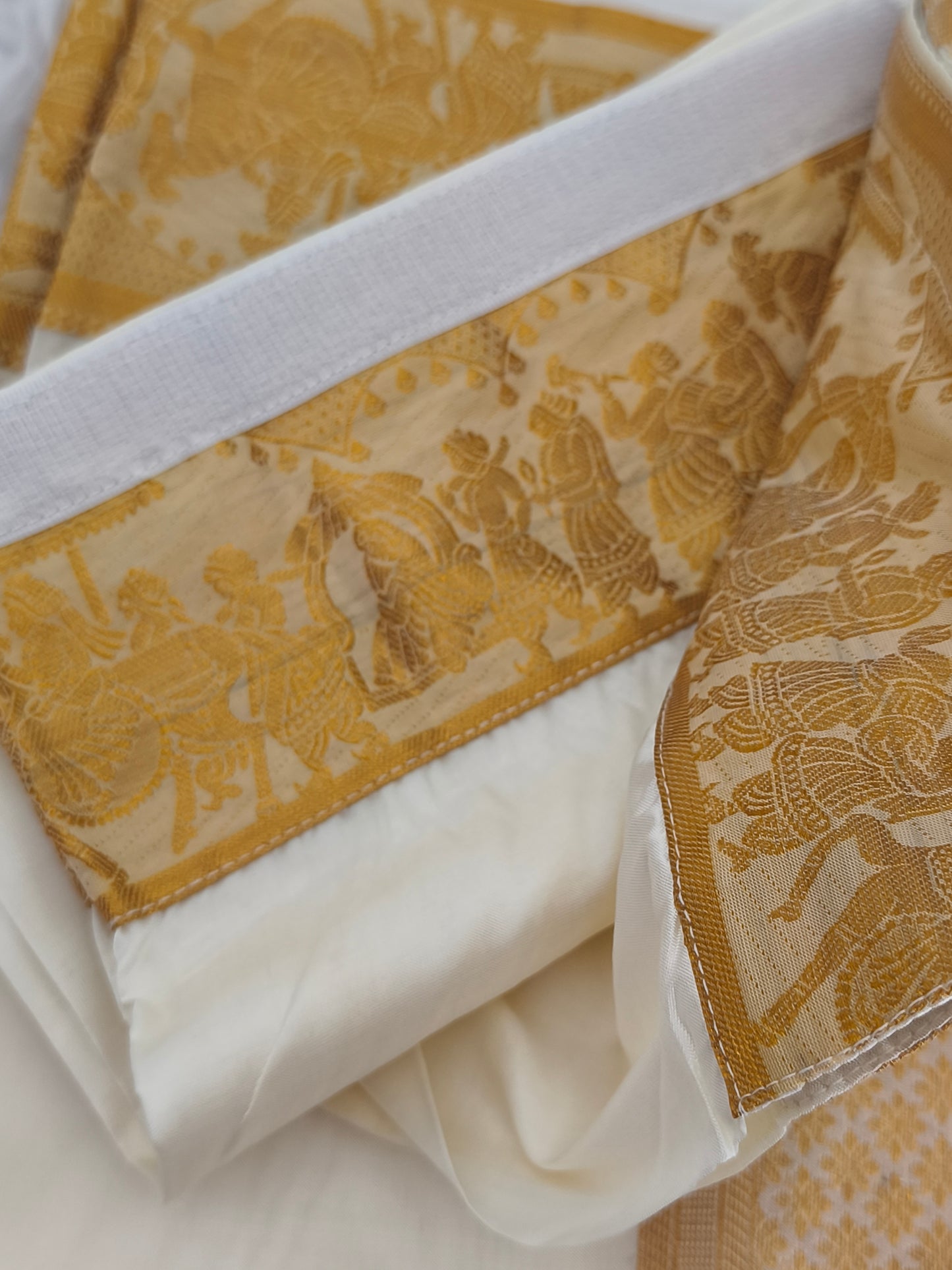 Luxury Pallakku Design Border Dhoti (Veshti) Shirt set