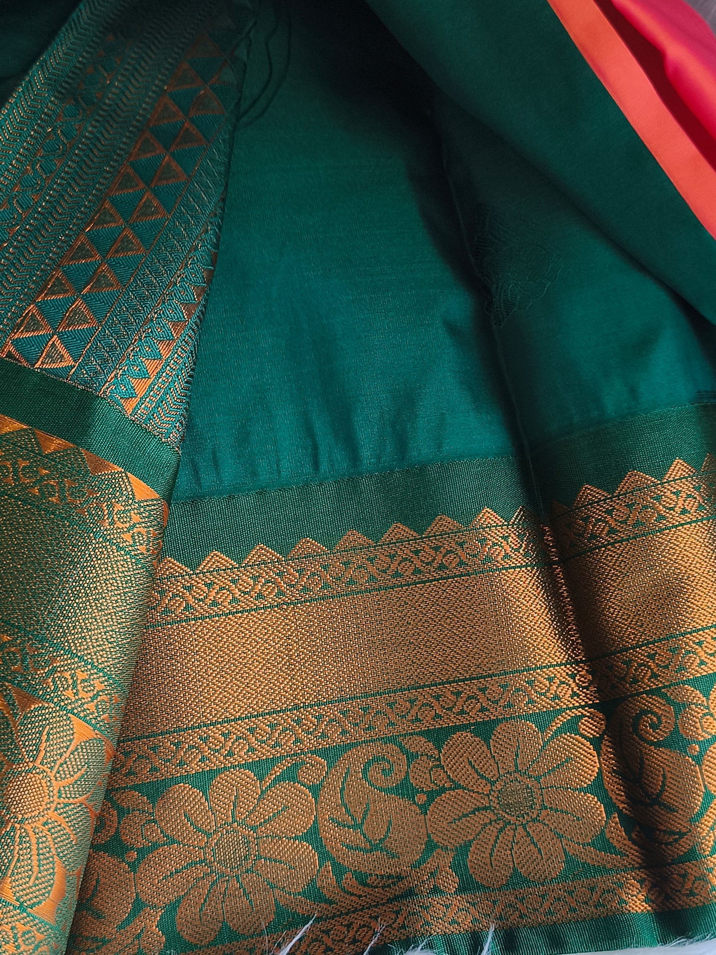 Korvai Premium soft silk saree(Dual tone)