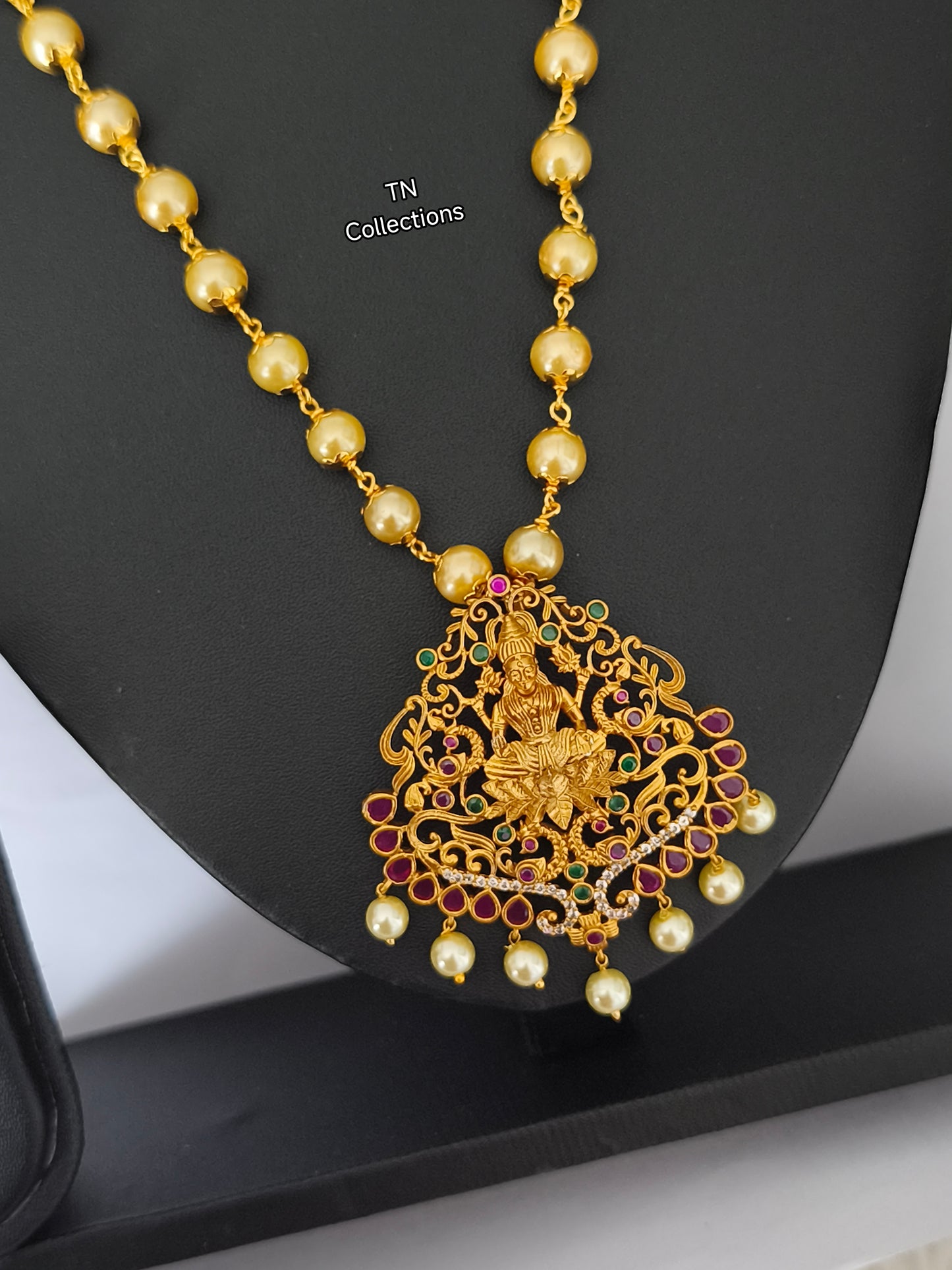 Matte Finish Luxmi Pearl Necklace Set
