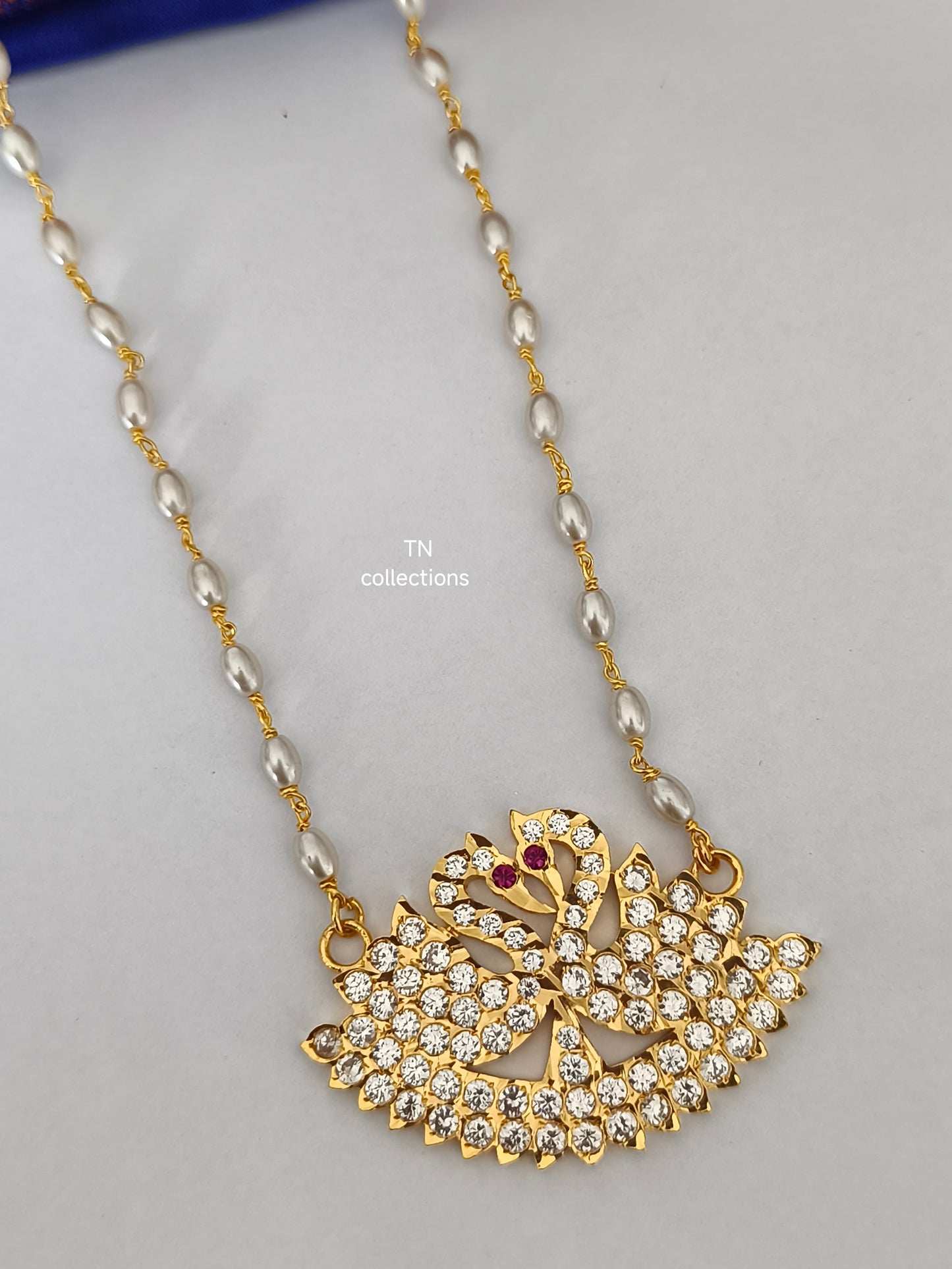 Micro gold plated Swan pathakkam with pearl chain