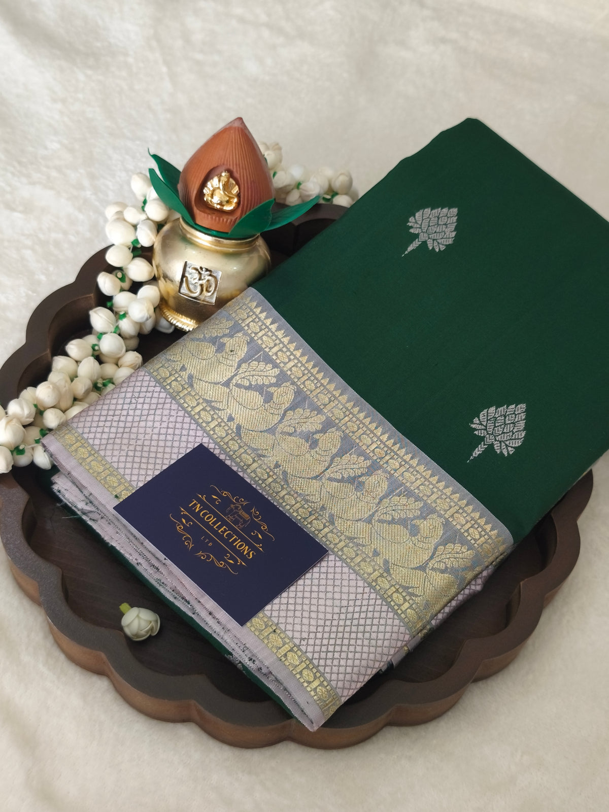 Pure handloom kanchipuram silk saree (Forest Green)