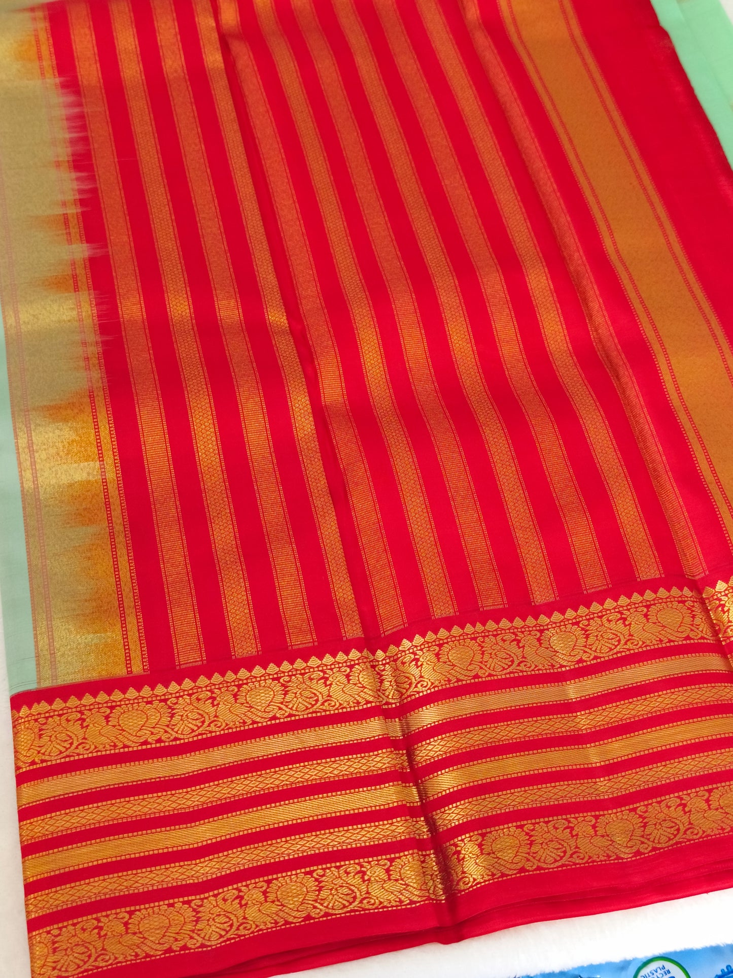 Pure handloom Kanchipuram Silk Saree (Pista Green)