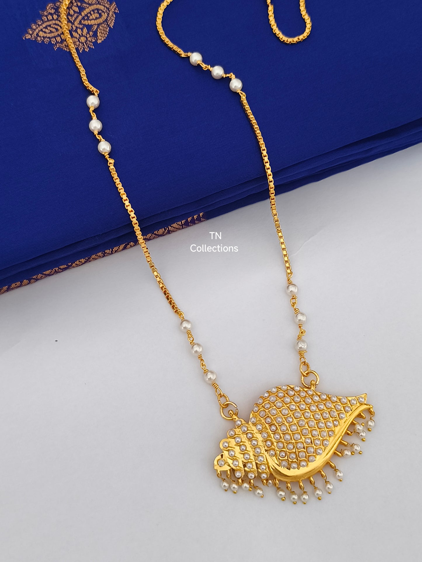 Micro Gold plated Sangu Pathakkam with single layer pearl chain