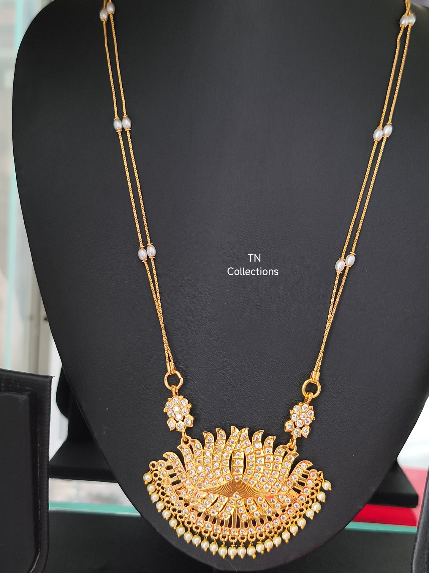 Trendy Lotus Semi Bridal Set