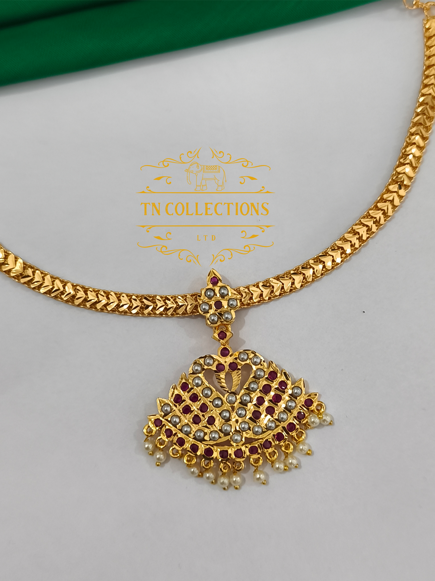 Gold Polish Pearl Necklace (Ruby and white)