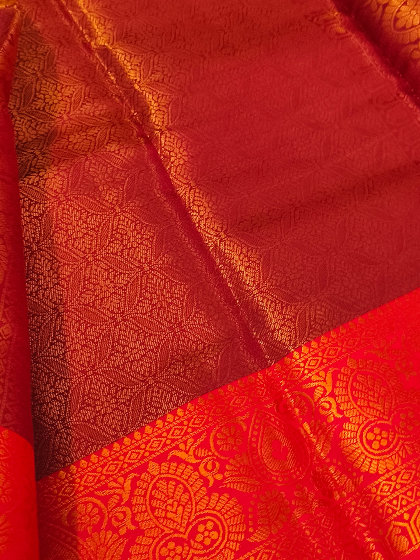 Vairaoosi Soft Silk Saree (Dark Green)