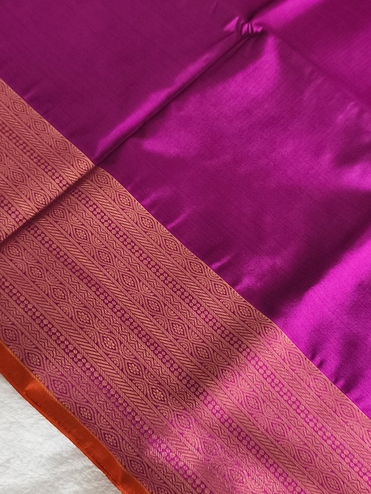 Dual shaded Luxury Soft Silk Saree with contrast blouse and rich pallu