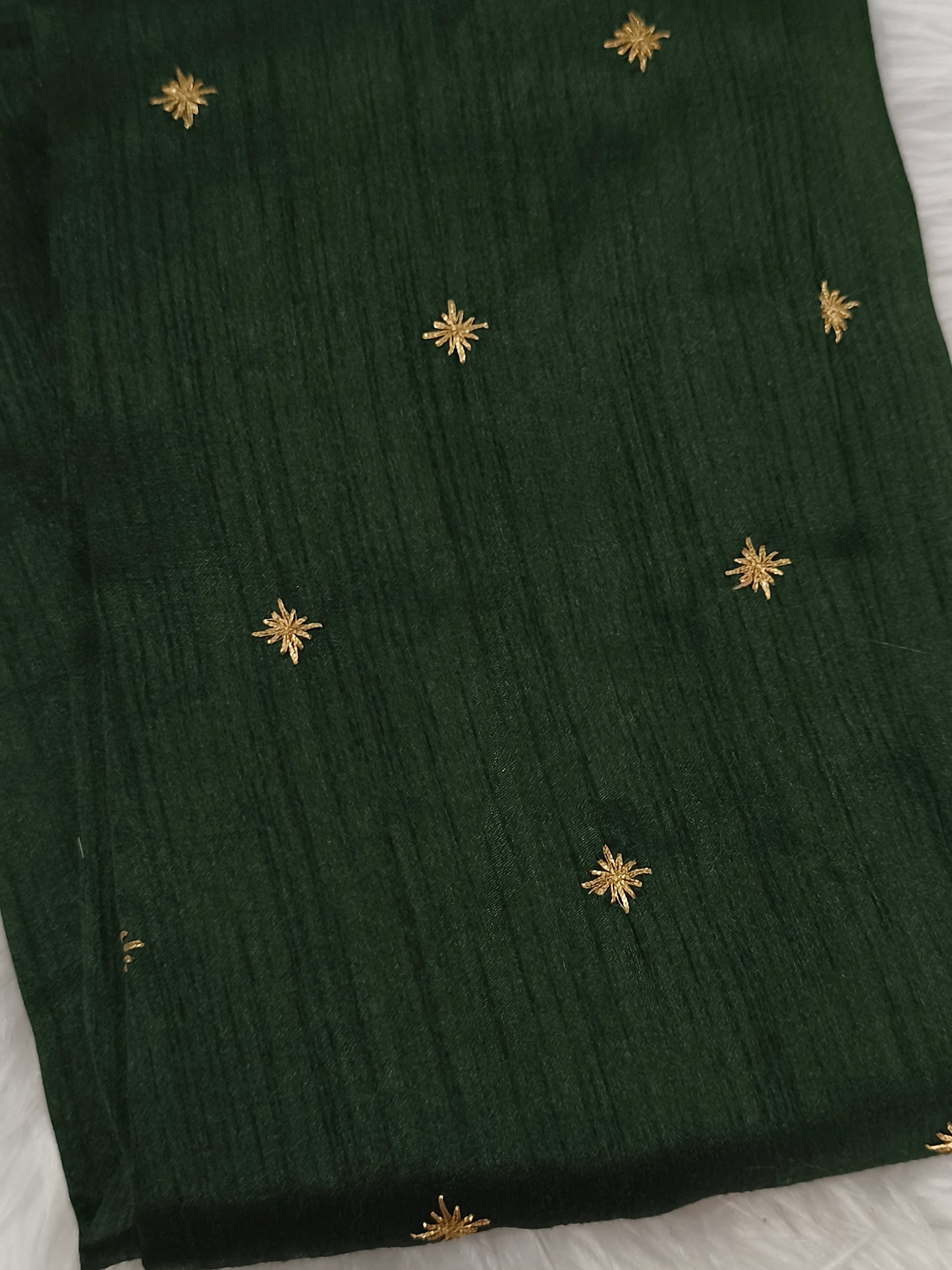 Aari Embroidery work Saree Blouse Material (Green)