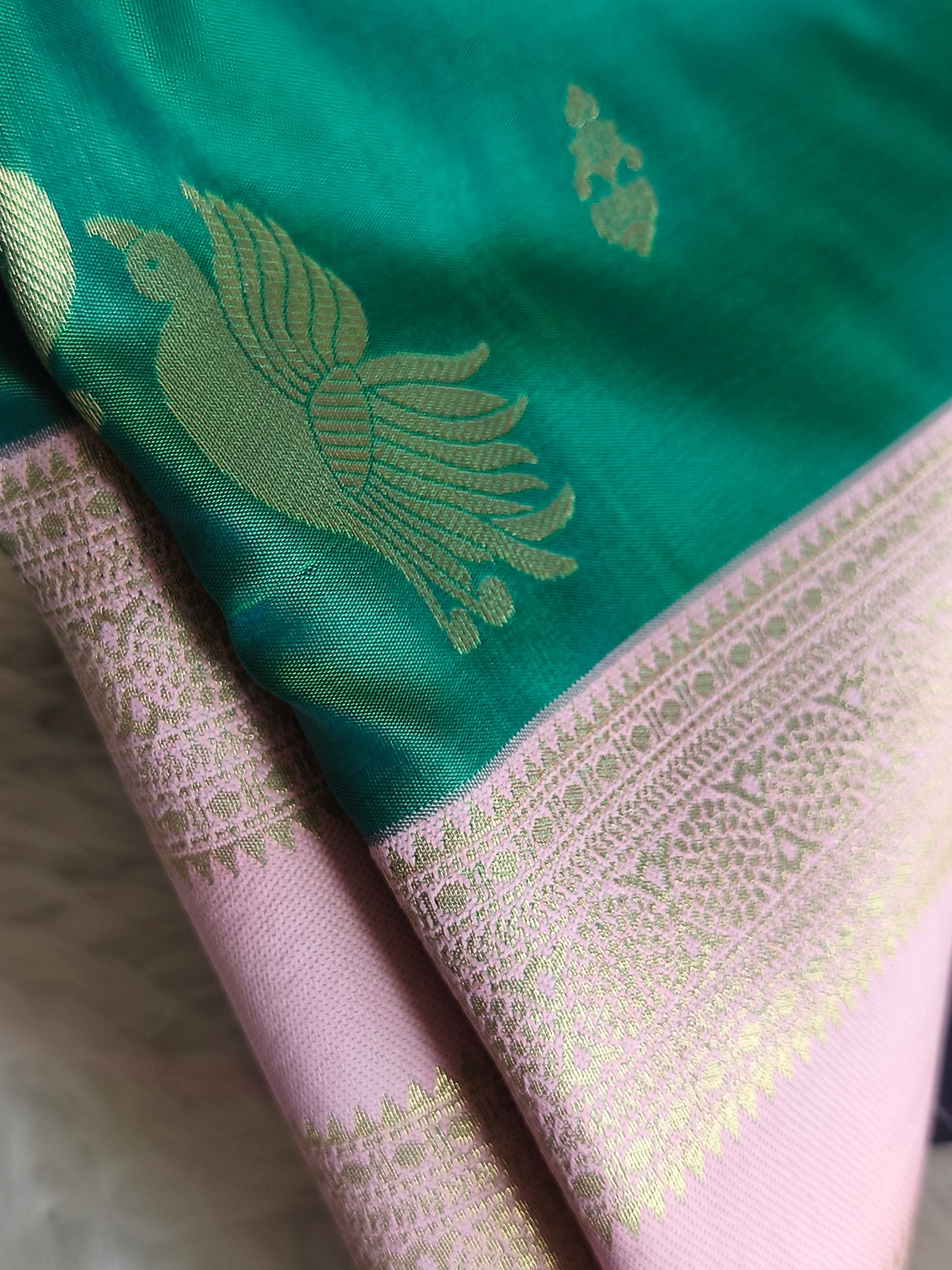 Kanchi Soft Silk Saree with contrast blouse and pallu