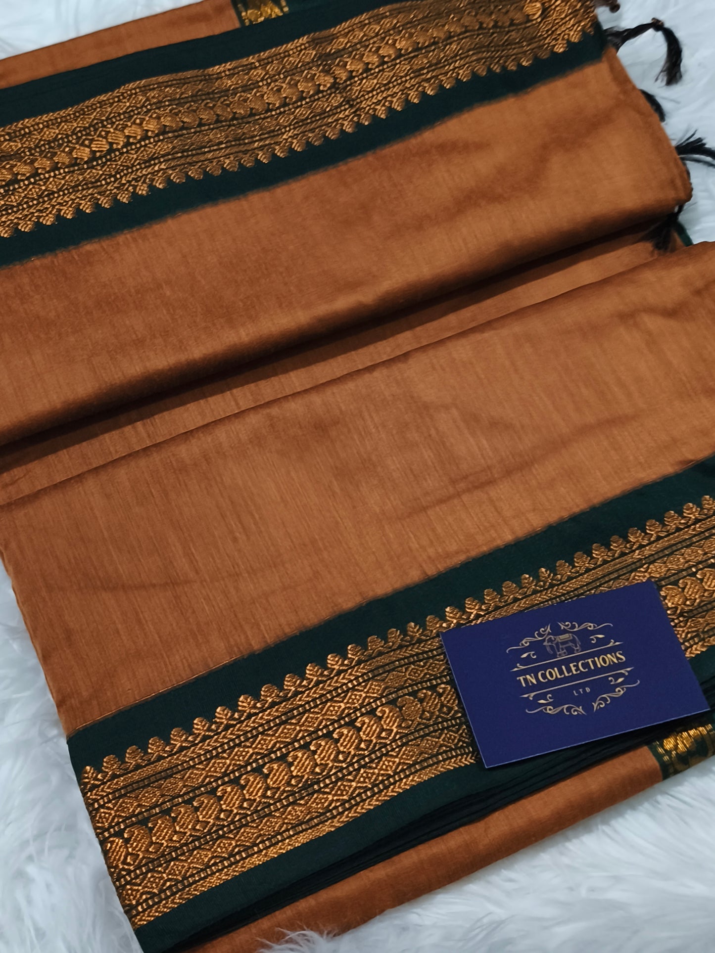 Stunning Kalyani cotton Pattu Saree with contrast blouse and rich pallu