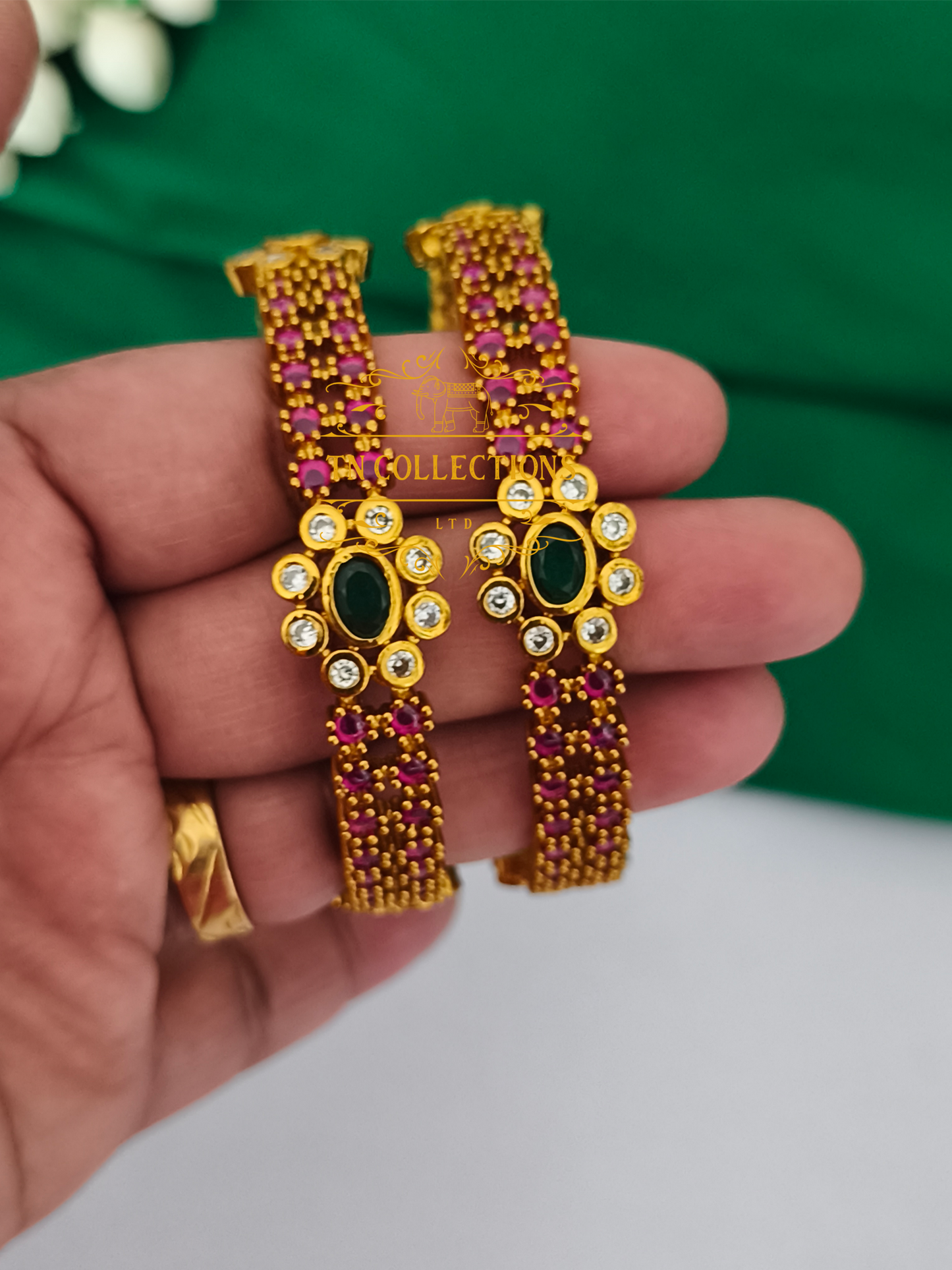 Matte Finish kemp stone Bangles Set