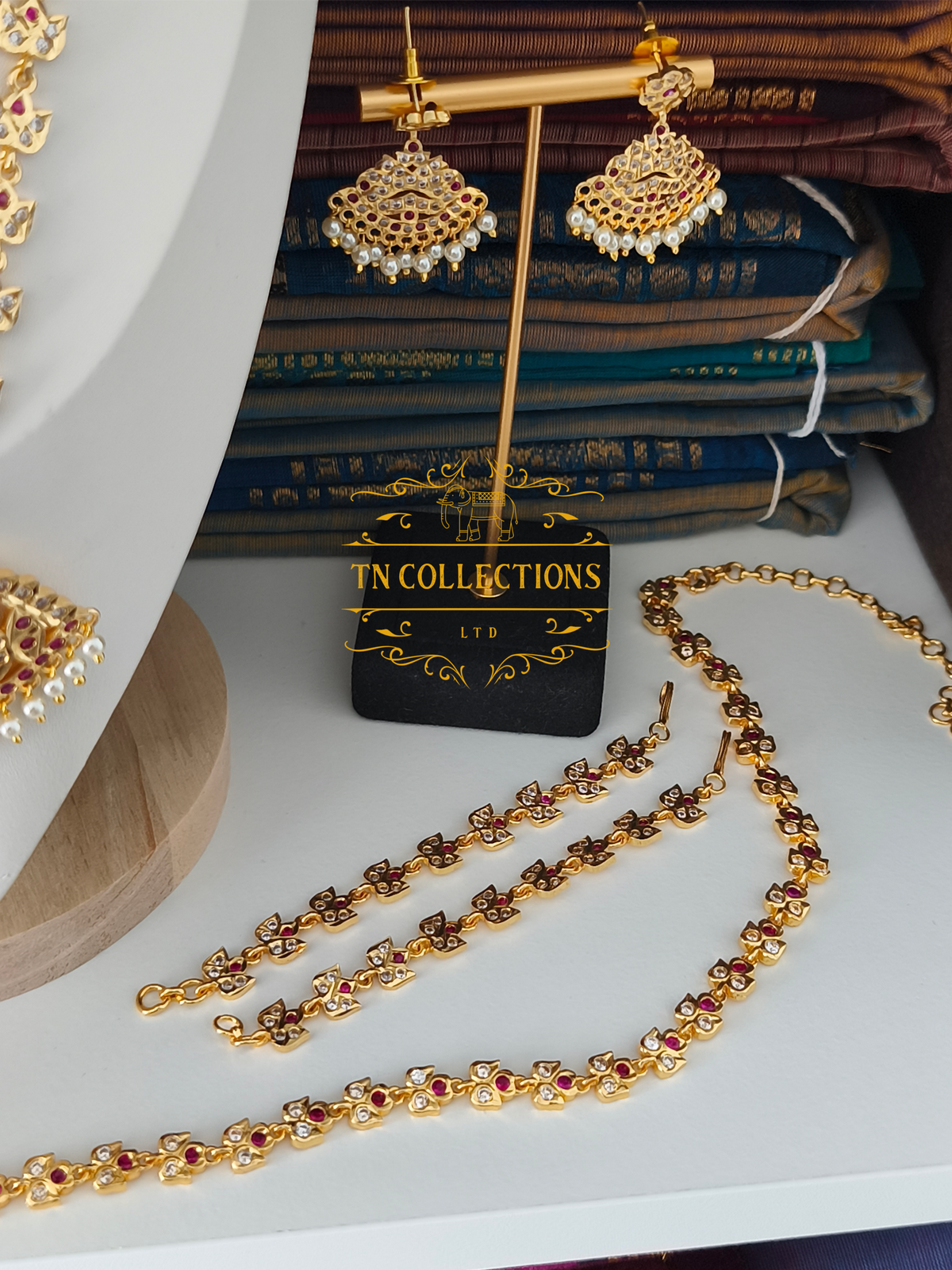 A Royal Bridal Statement  Set (Ruby & White)