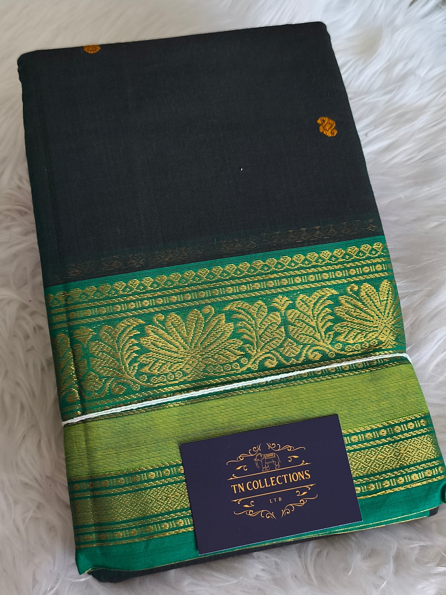 Pure handloom kanchi cotton saree (Dark Bottle Green)