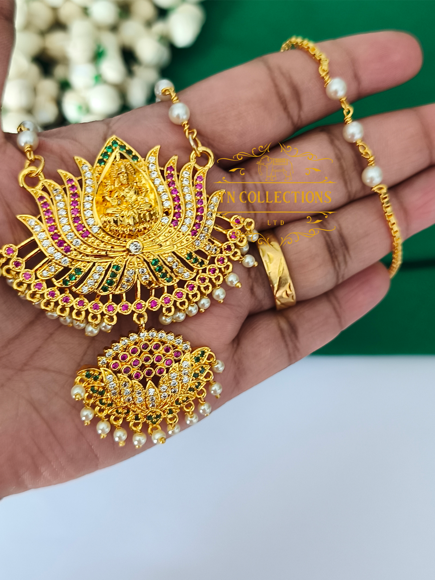 Micro Gold-Plated Traditional Pathakkam with single layer pearl chain (Multicoloured stones)