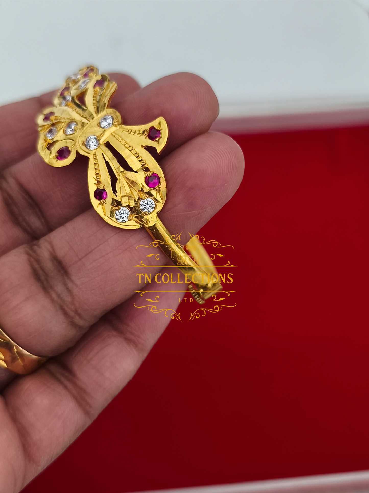 22ct Gold Plated Traditional Screw Bangle ( 🎀Bow Design)