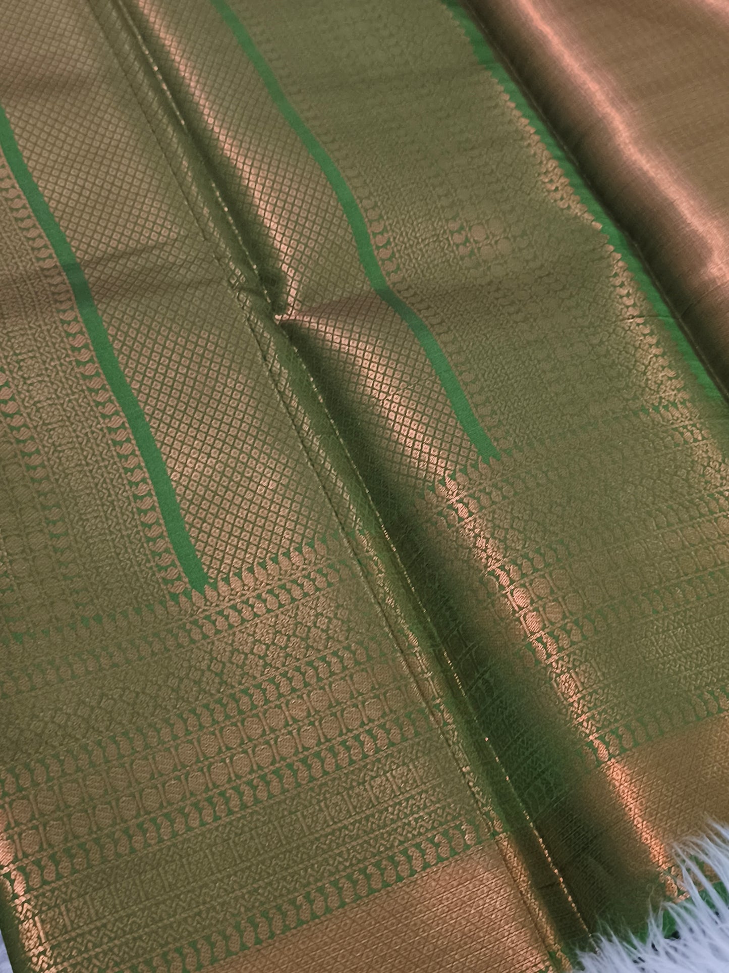 Kanchi Tissue Silk Saree (Olive Green)