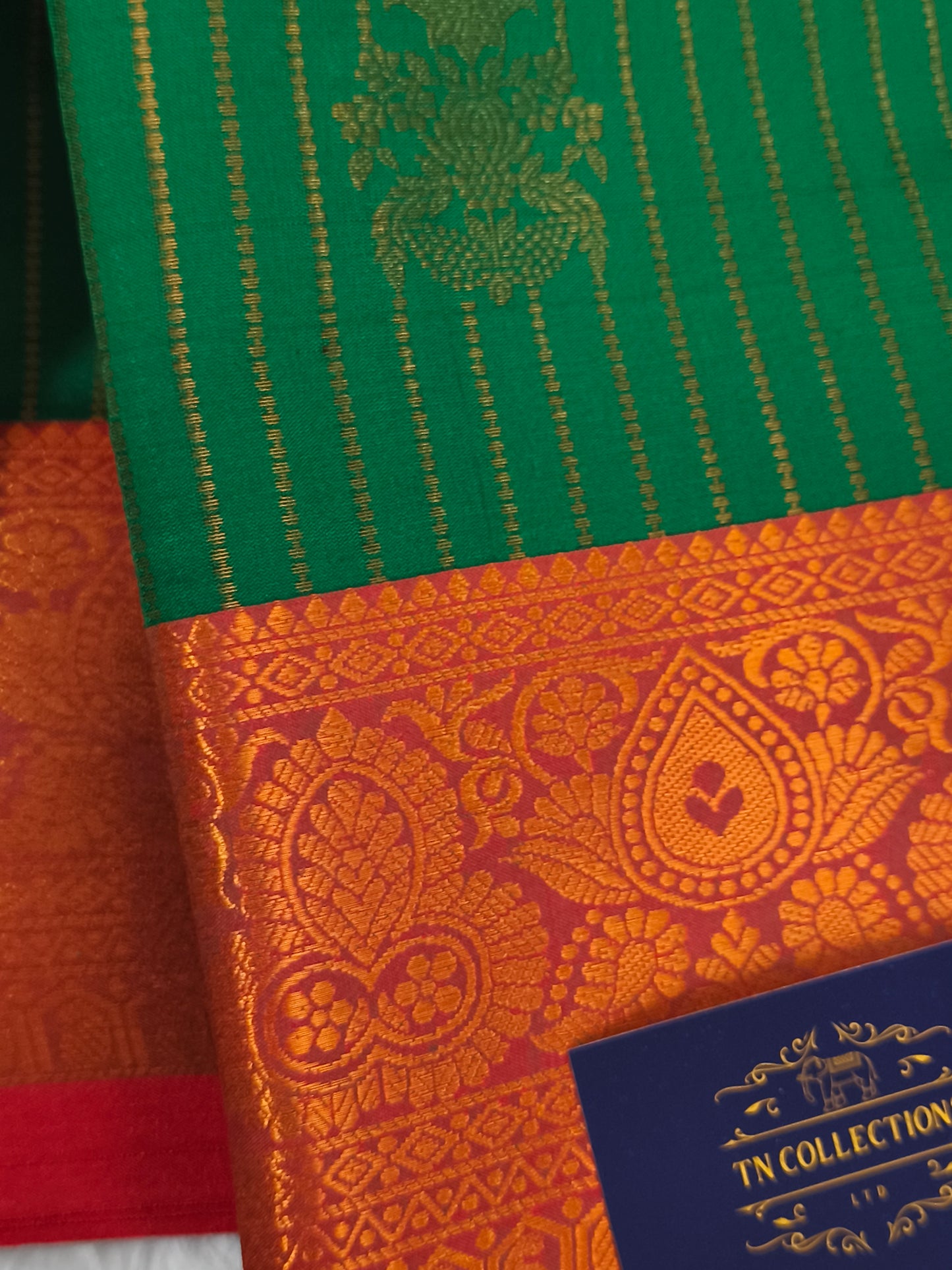 Vairaoosi Soft Silk Saree (Dark Green)