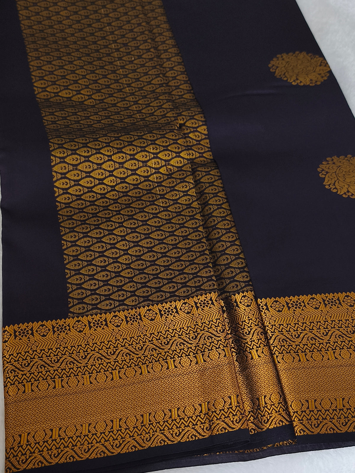 Dual shade Kanchi Soft Silk Saree( Deep Plum/Aubergine)