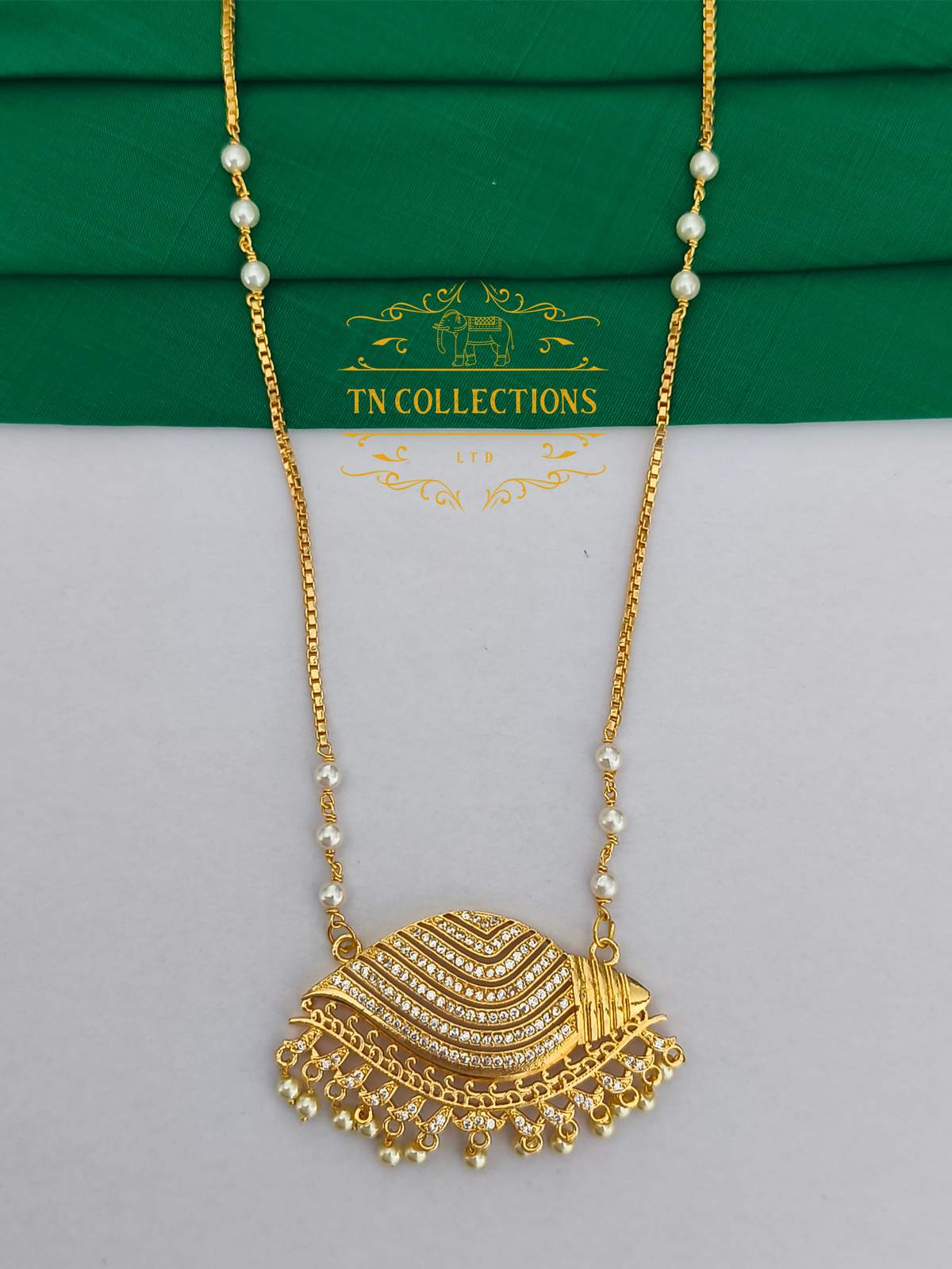 Micro Gold-Plated Sangu pathakkam with Single layer pearl chain