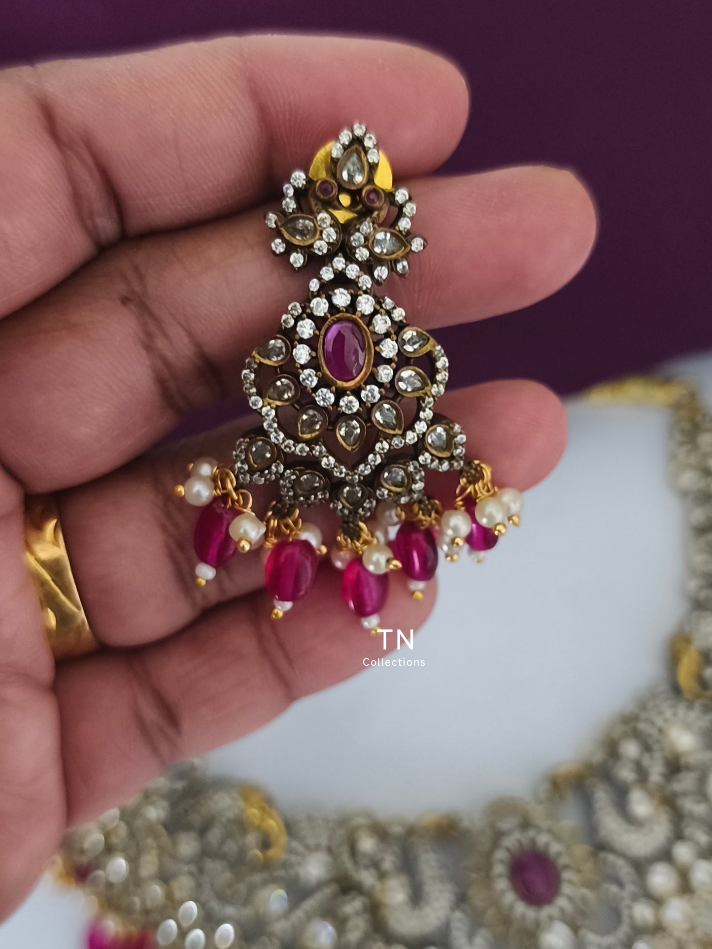 Victoria Finish Choker Necklace Set (Rani Pink)