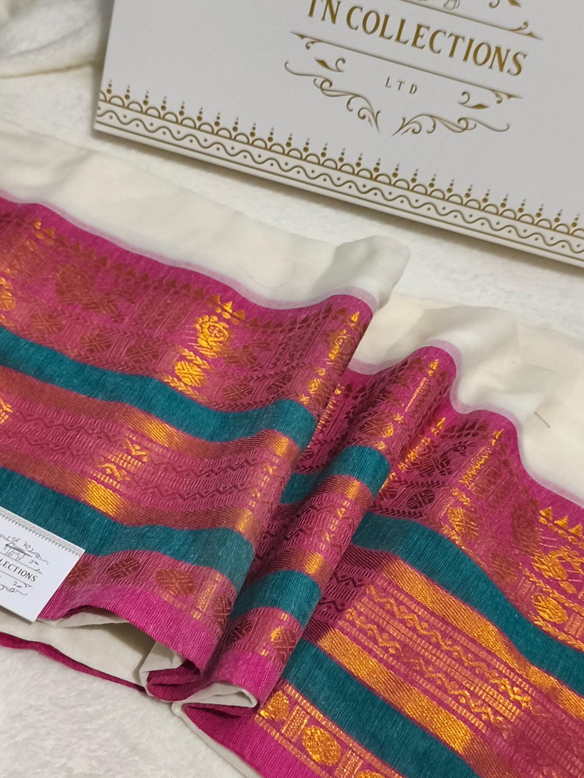Kerala Special Mul Cotton Saree with Kanchi Border