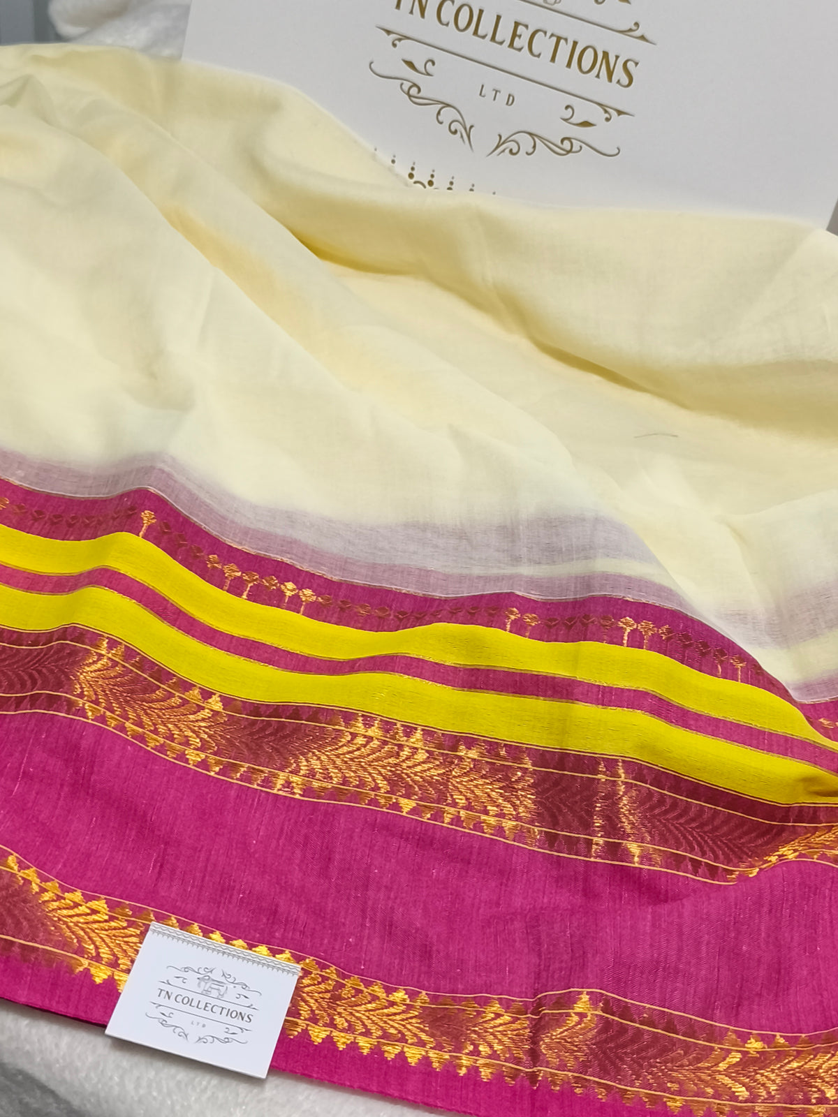 Kerala Special Mul Cotton Saree with Kanchi Border