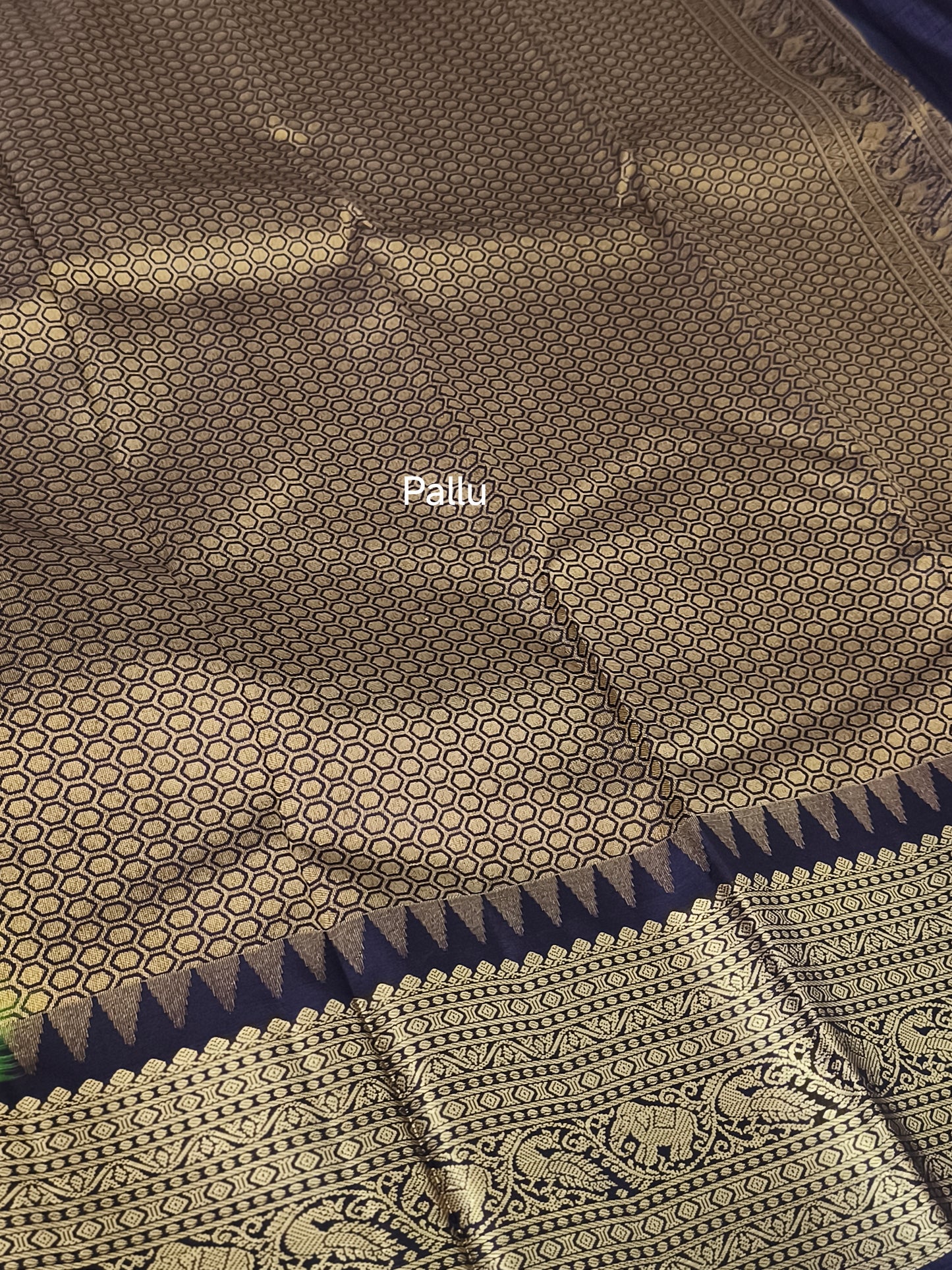 Pure Handloom Kanchipuram Silk Saree (Lime Green)
