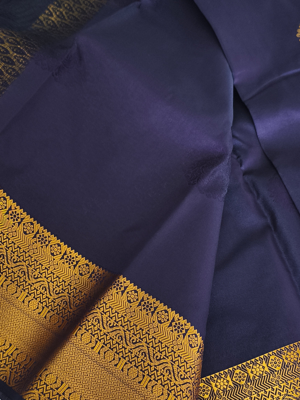 Dual shade Kanchi Soft Silk Saree( Deep Plum/Aubergine)