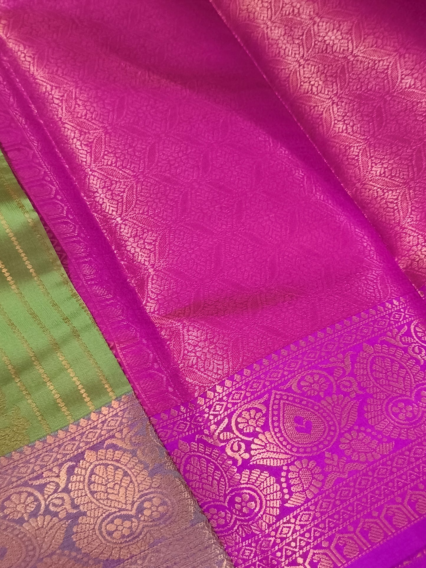 Vairaoosi Soft Silk Saree (Olive Green)