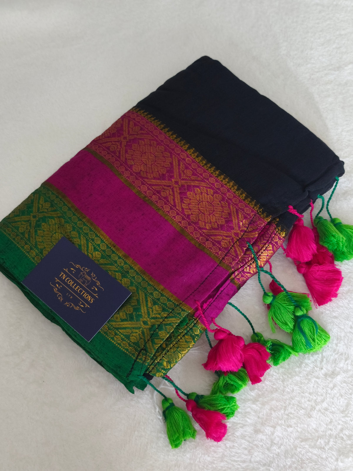 Trendy Mulmul cotton saree with Kanchi Border (Black)