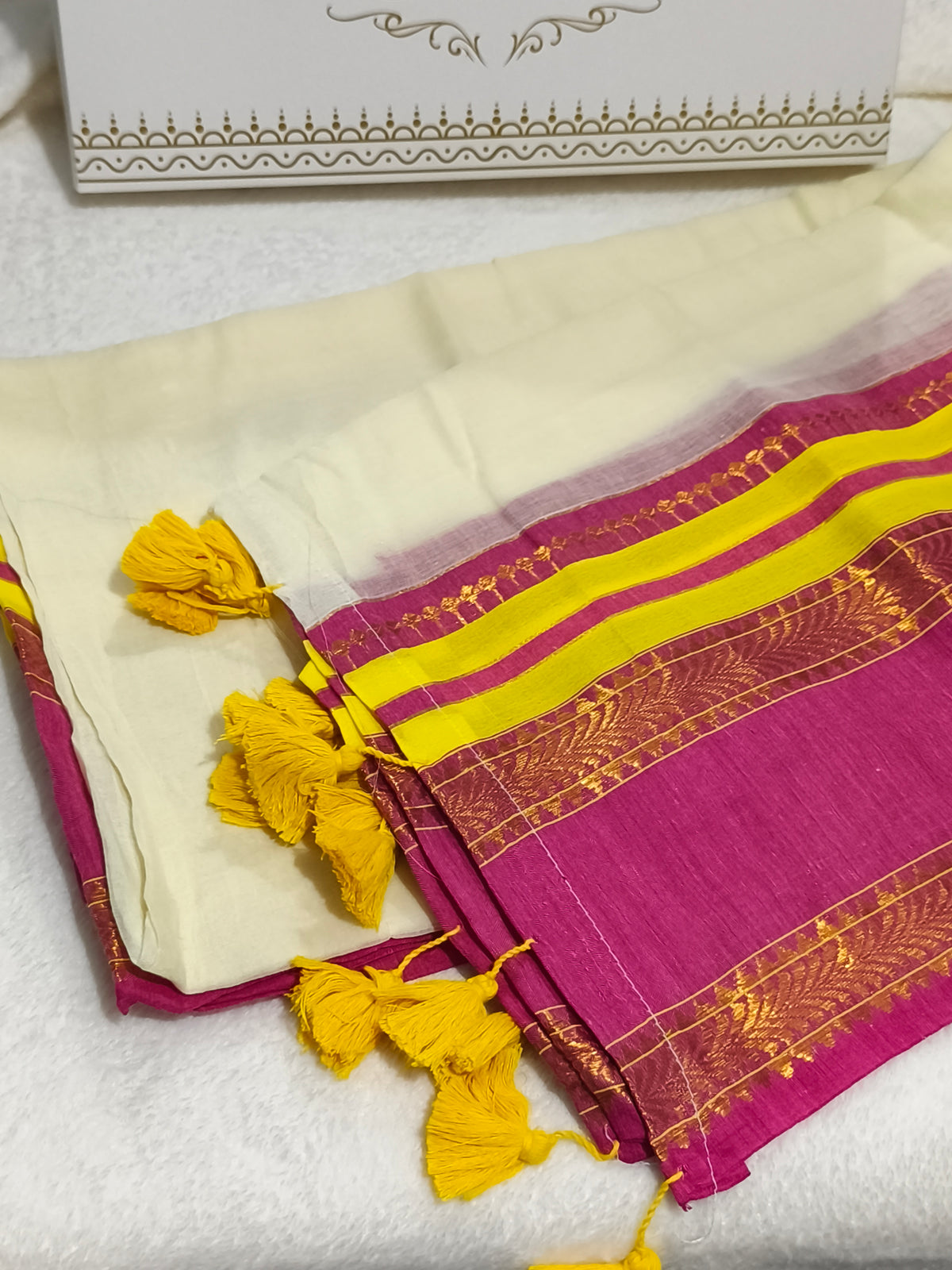 Kerala Special Mul Cotton Saree with Kanchi Border