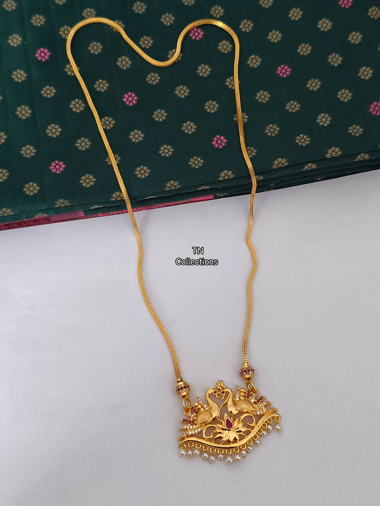Simple Peacock Design Pendant with chain