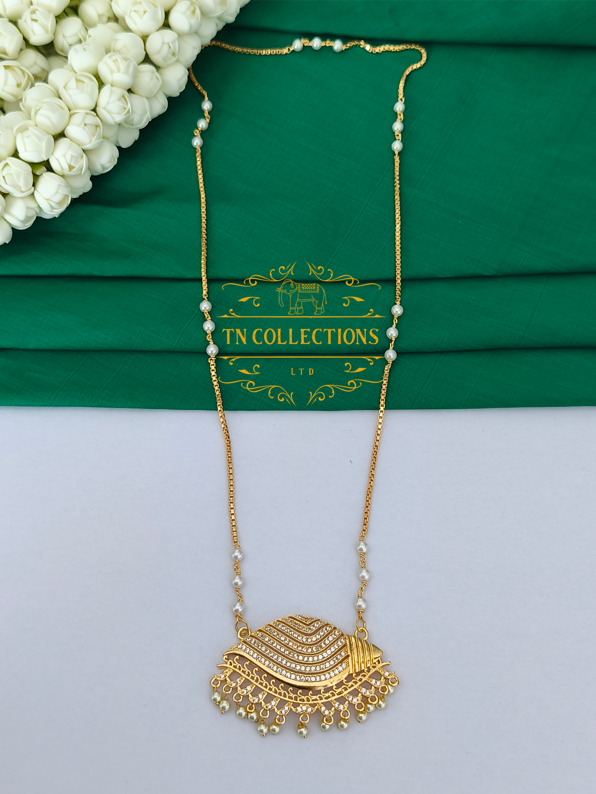 Micro Gold-Plated Sangu pathakkam with Single layer pearl chain