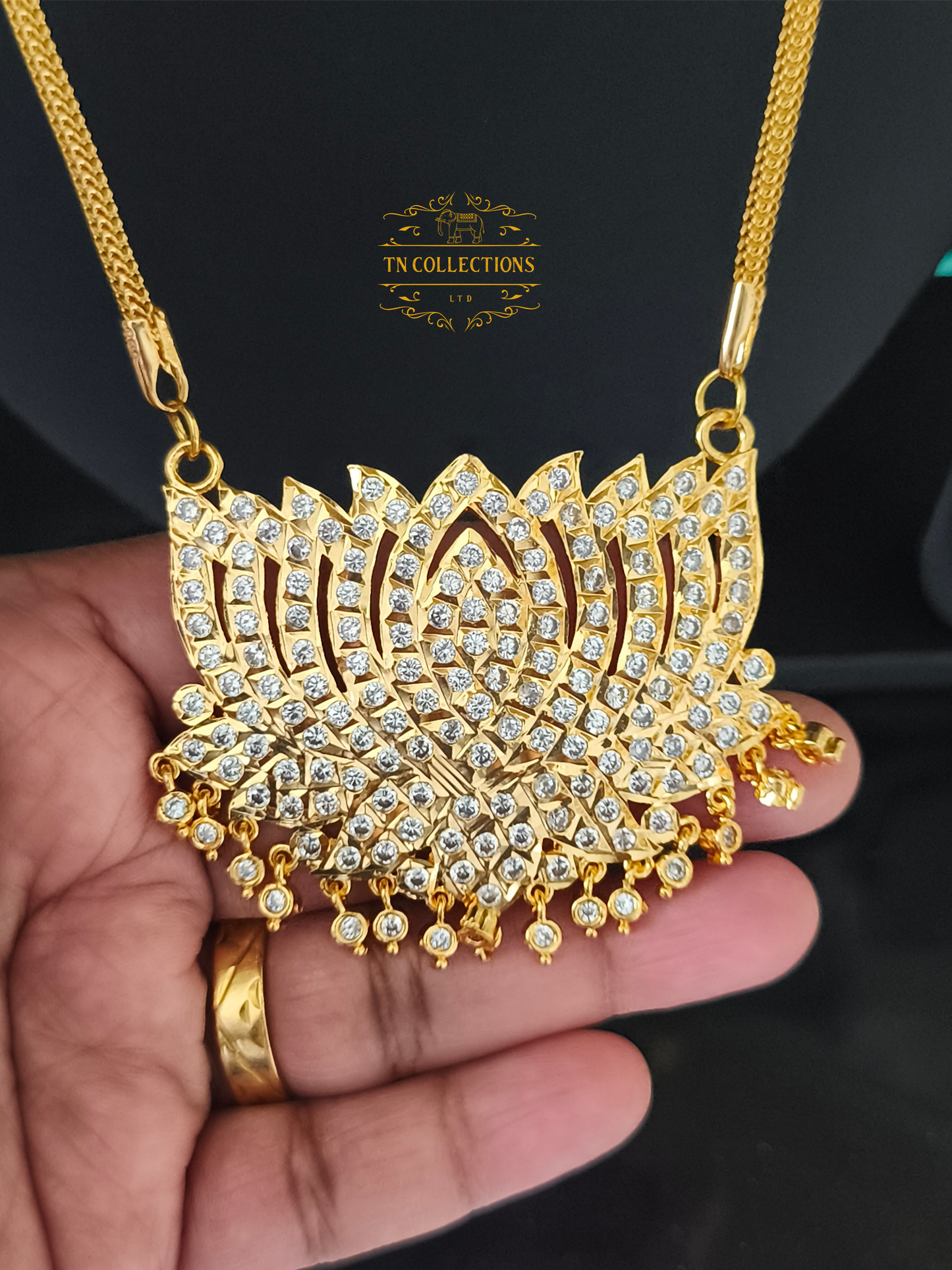 Traditional Lotus Pathakkam with Chain