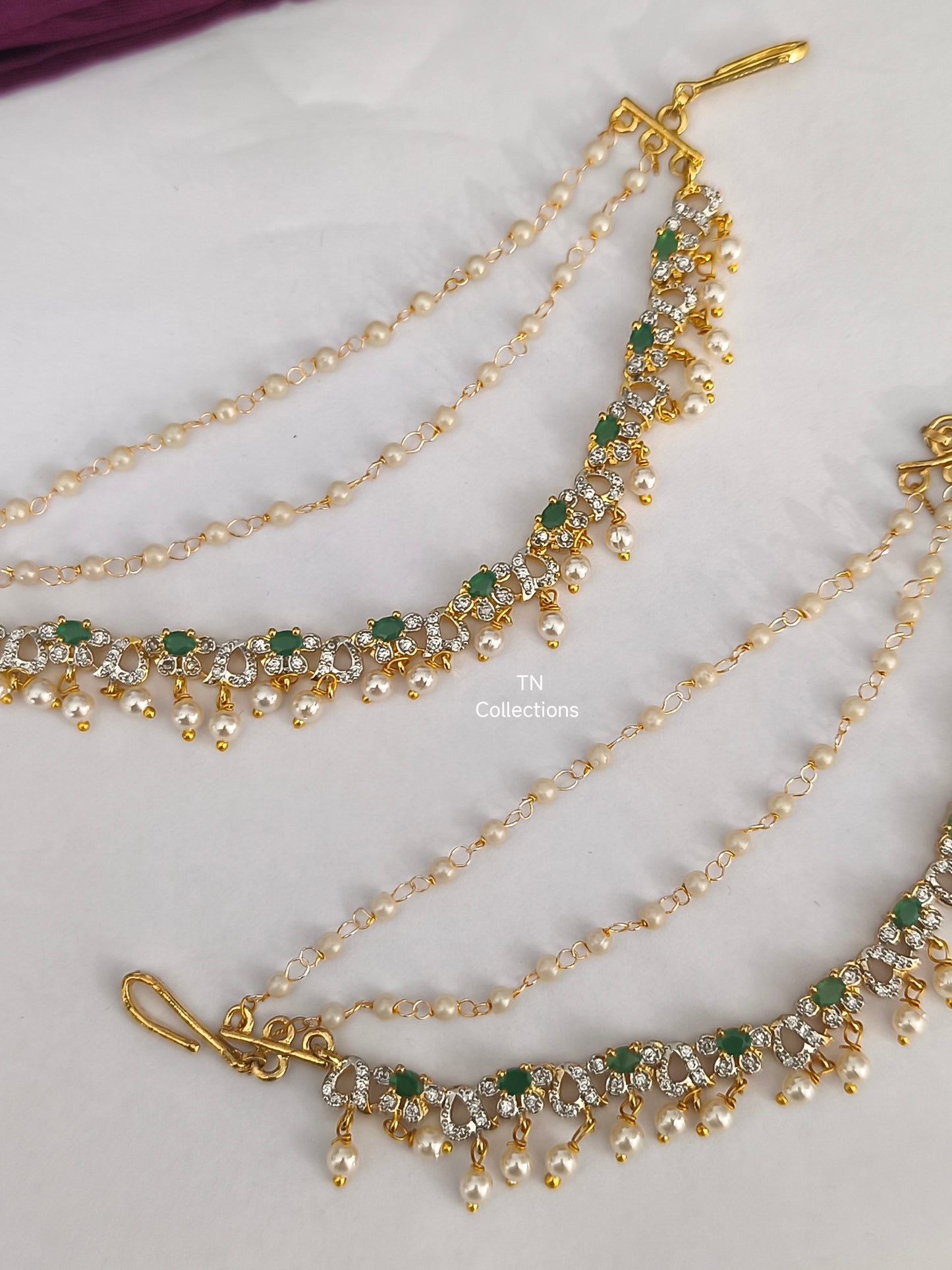 AD Earchain Green & white stones