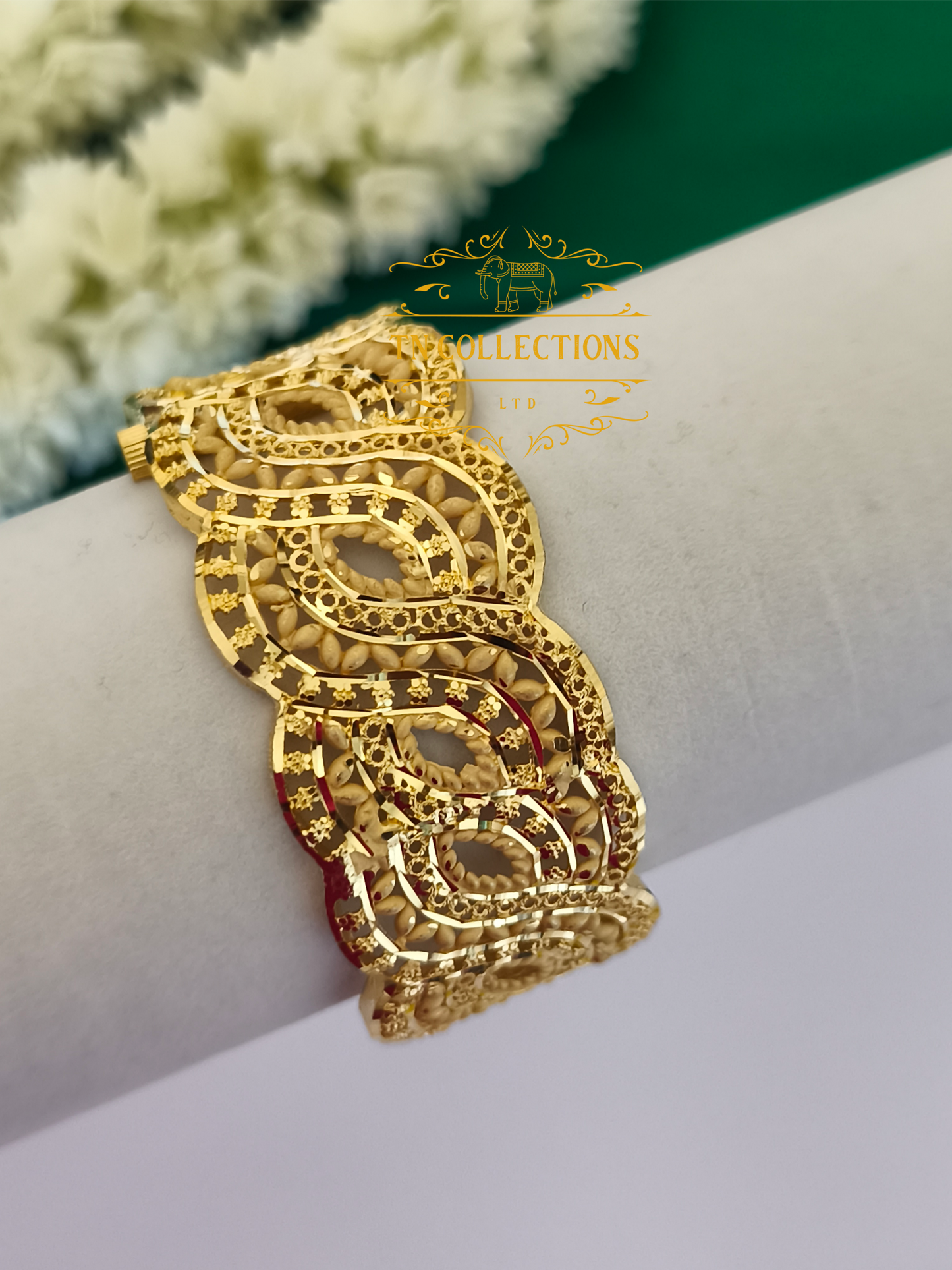 One gram Gold forming Screw bangle