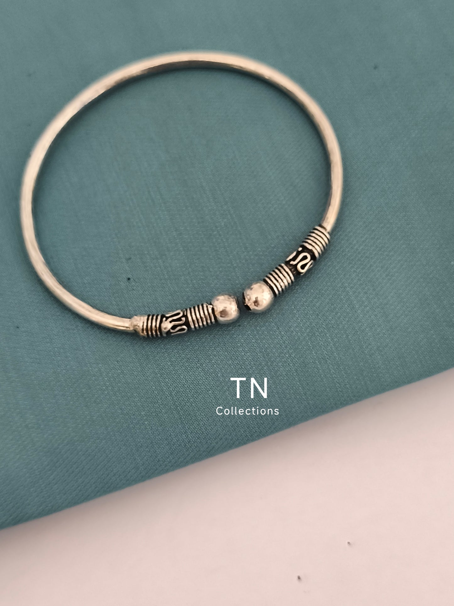 Openable bangle one size