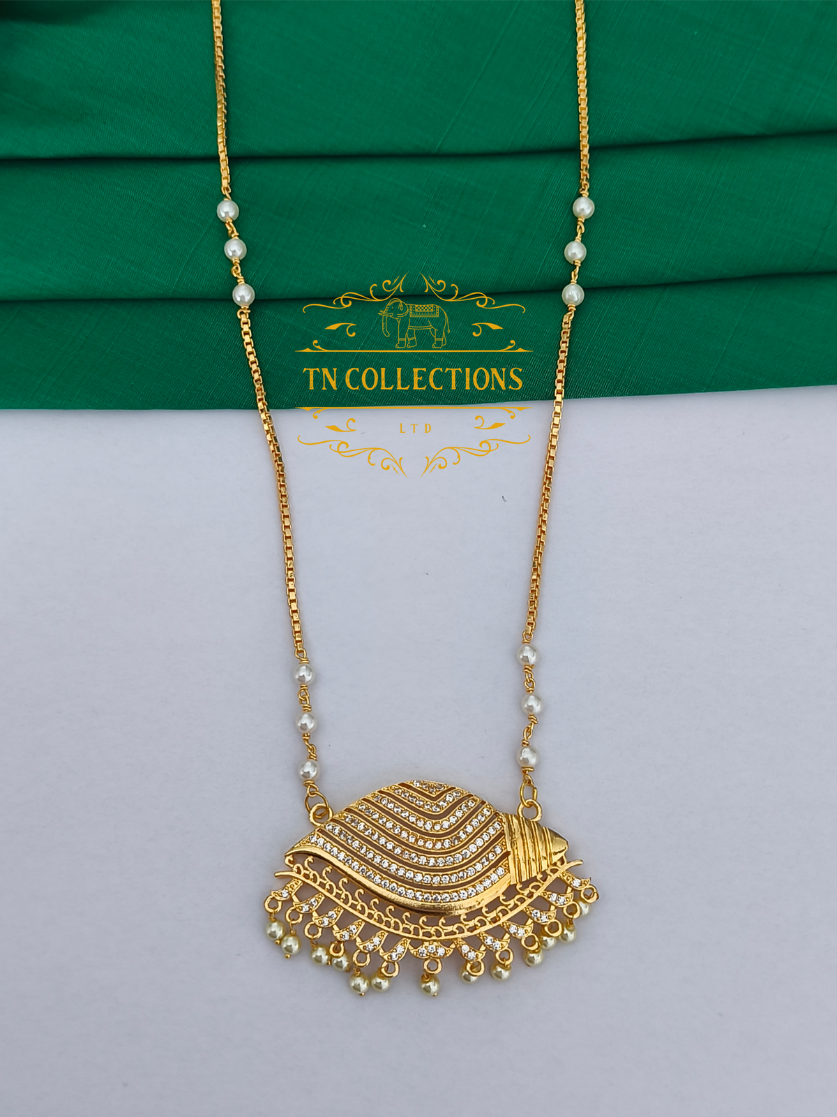 Micro Gold-Plated Sangu pathakkam with Single layer pearl chain