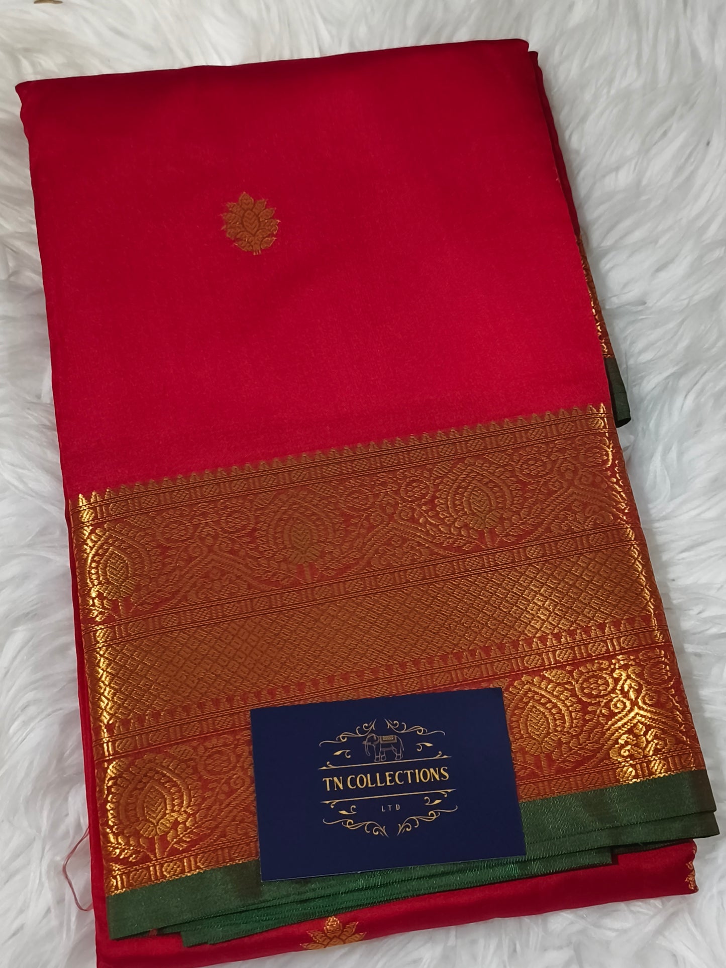 Luxury Semi Soft Silk Saree (Red)