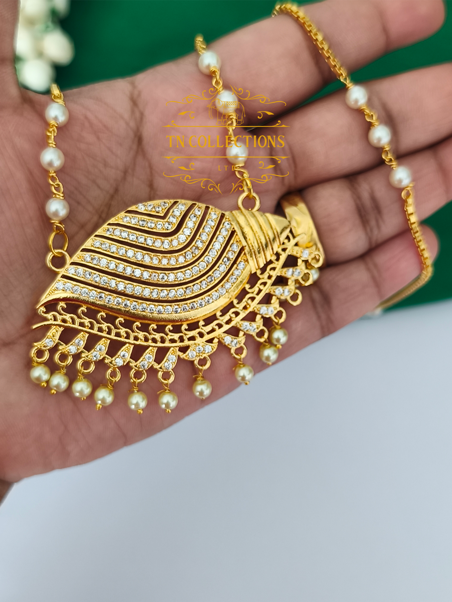 Micro Gold-Plated Traditional Sangu Attiyal Pathakkam set