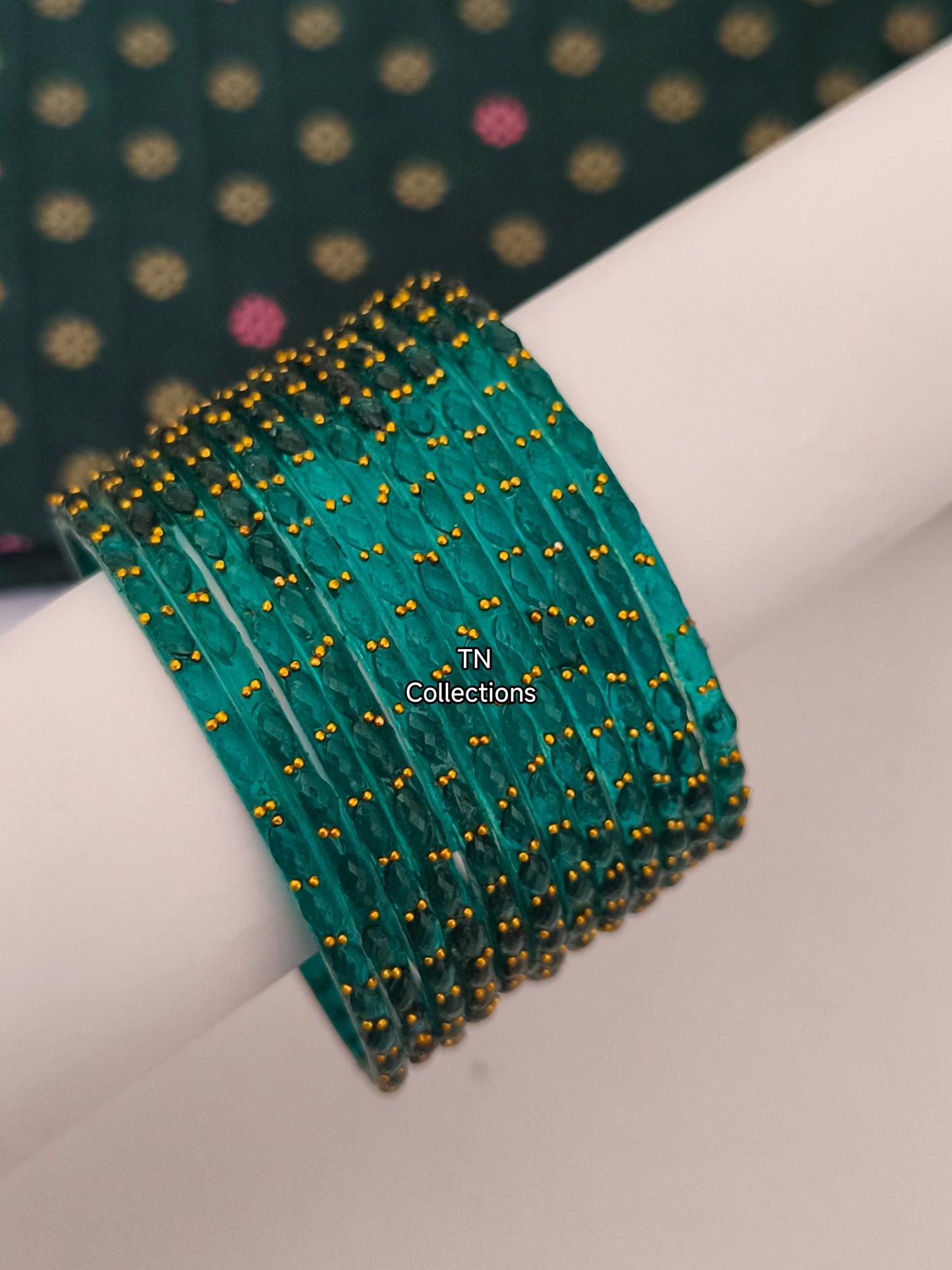 Trendy Raindrop Glass Bangles Set (Size 2.8)