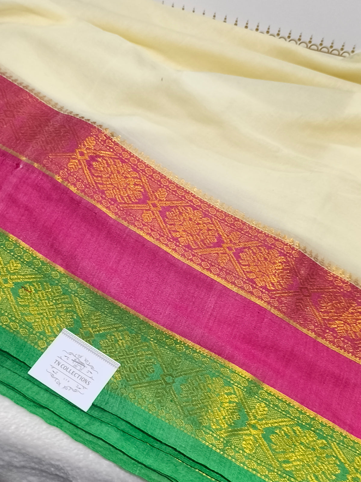 Kerala Special Mul Cotton Saree with Kanchi Border